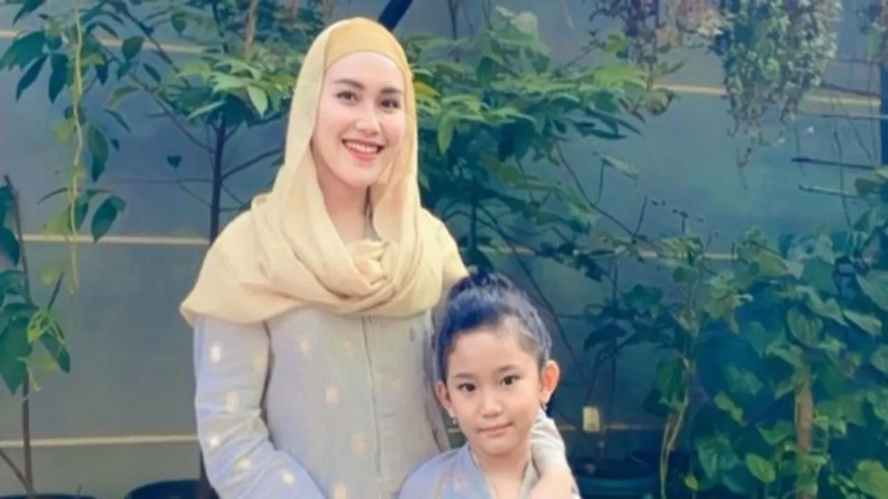 Rindu Ayu Ting Ting Pada Orang Tua di Momen Idul Adha dan Semangat Kepedulian Keluarga