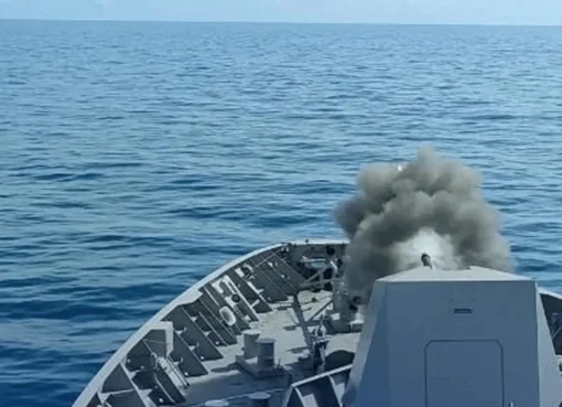 Terobosan Baru: KRI REM-331 Menyapa Samudera Pasifik dengan Tembakan Meriam!